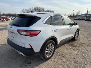 2020 Ford Escape SE - Exterior Rear Right Corner Image